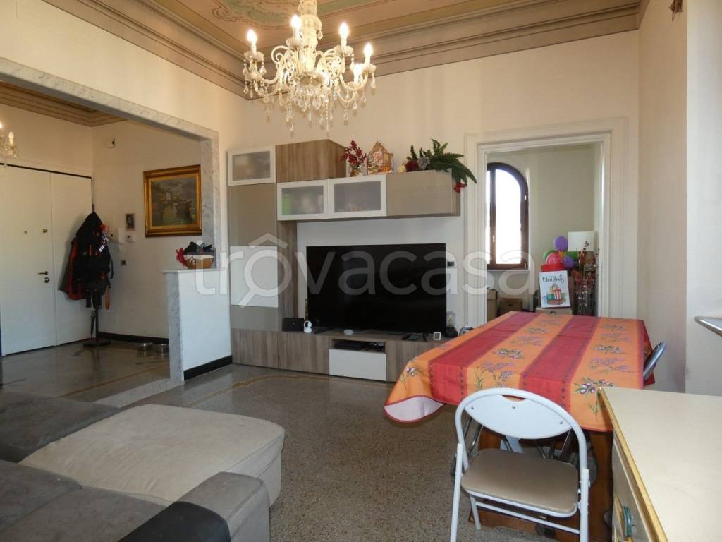 Appartamento in vendita a Chiavari piazza Generale Negri di Sanfront, 40
