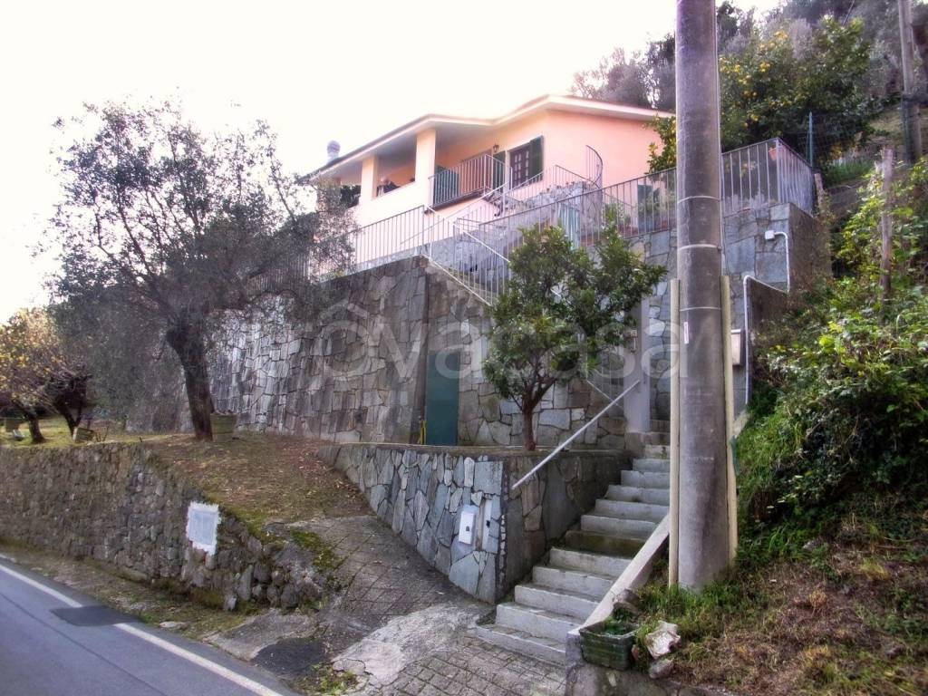 Villa in vendita a Levanto via Fossato, 8