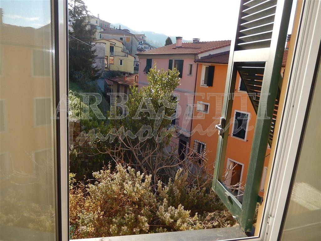 Appartamento in vendita a Castiglione Chiavarese via Antonio Canzio, 18