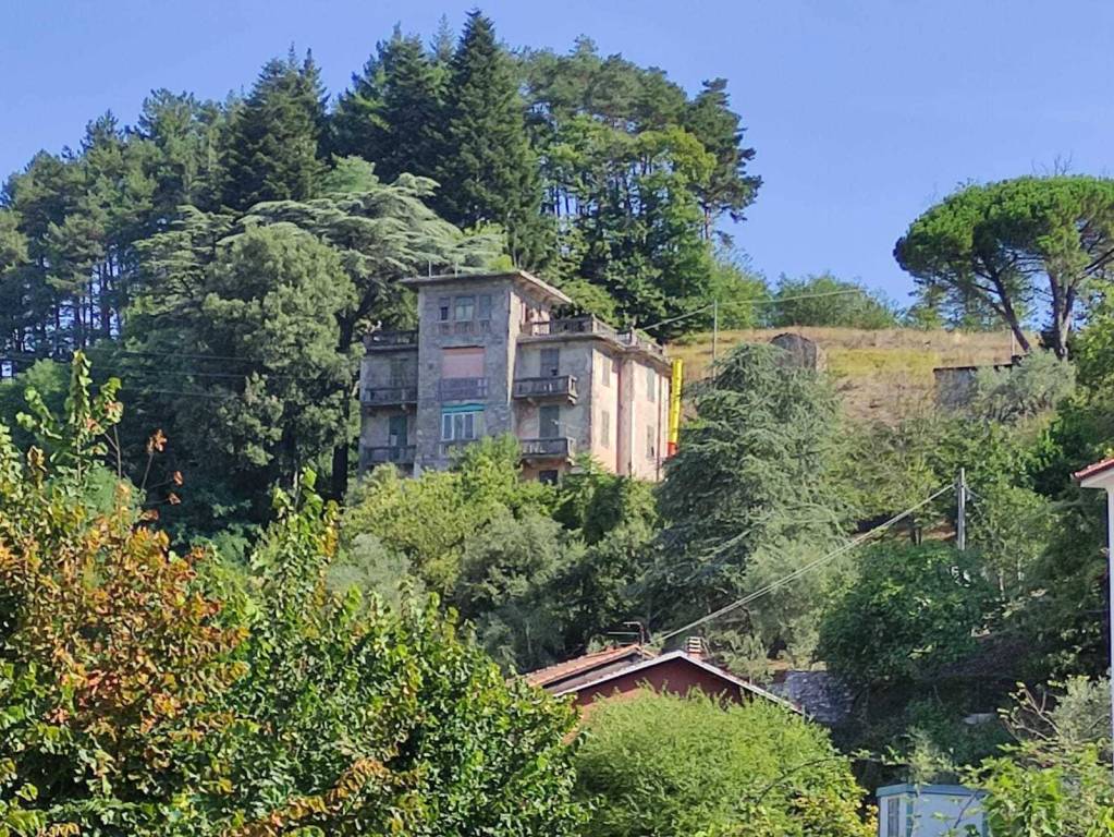 Villa in vendita a Castiglione Chiavarese via San Nicolao, 6
