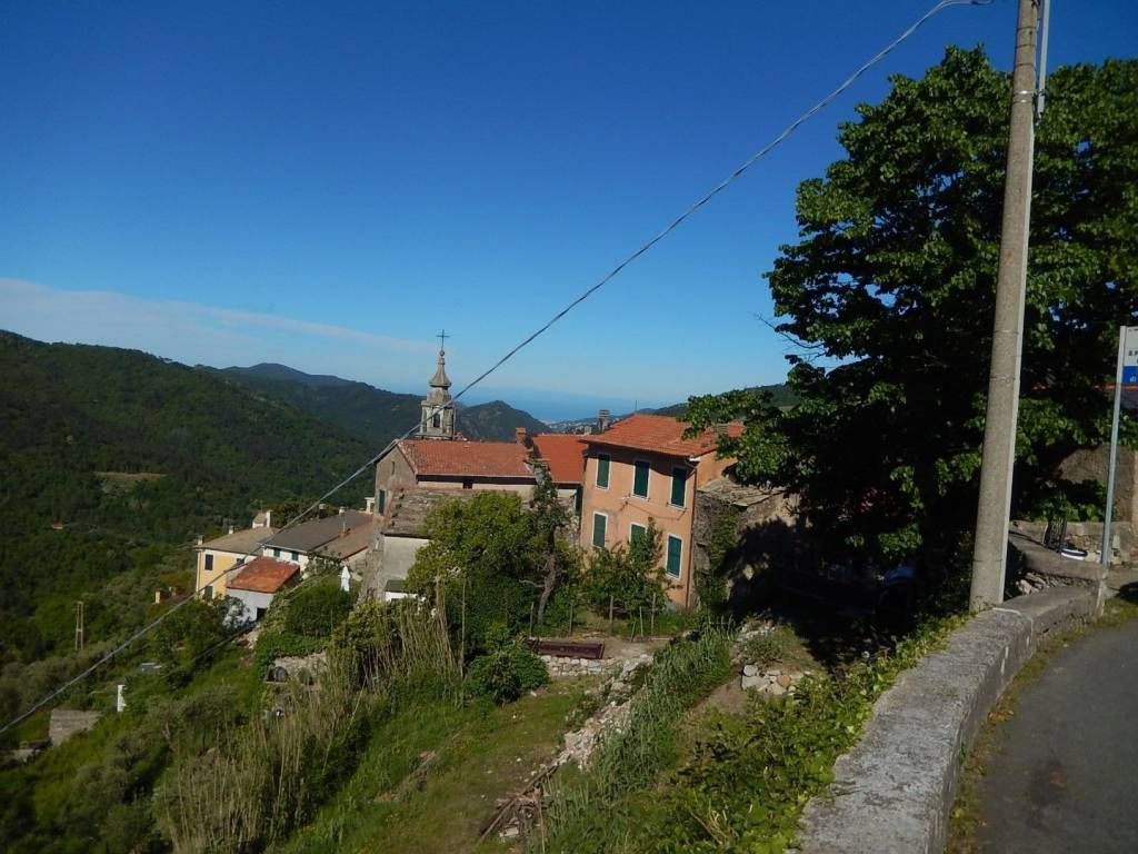 Appartamento in vendita a Castiglione Chiavarese via alla Chiesa