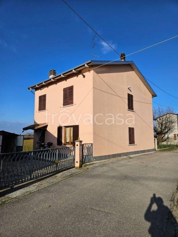 Villa in vendita a Guastalla via Argine Ponte Pietra