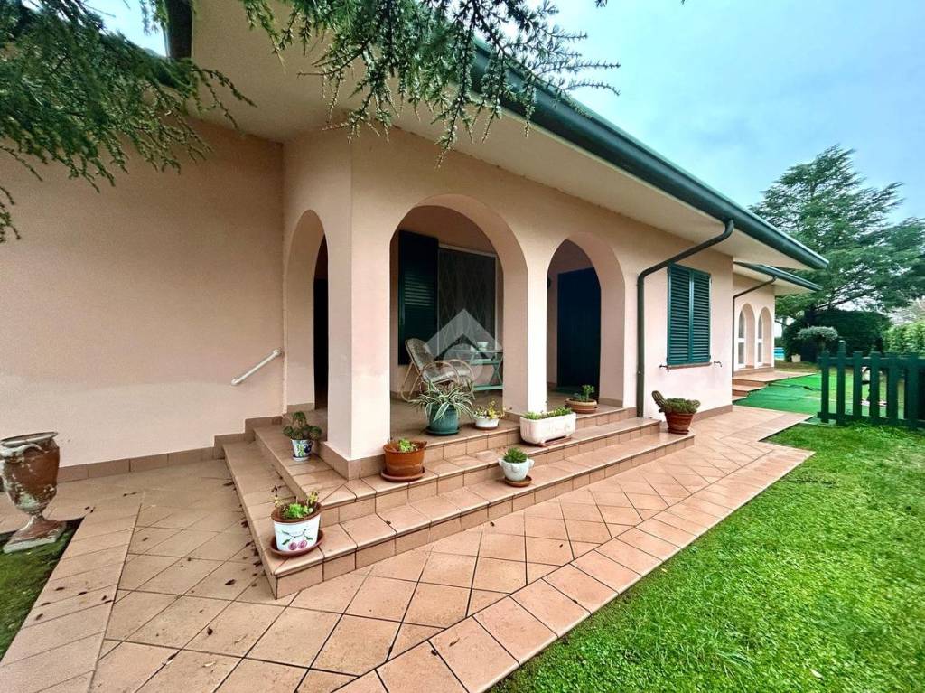 Villa in vendita a Cervia via Beneficio II tronco, 34