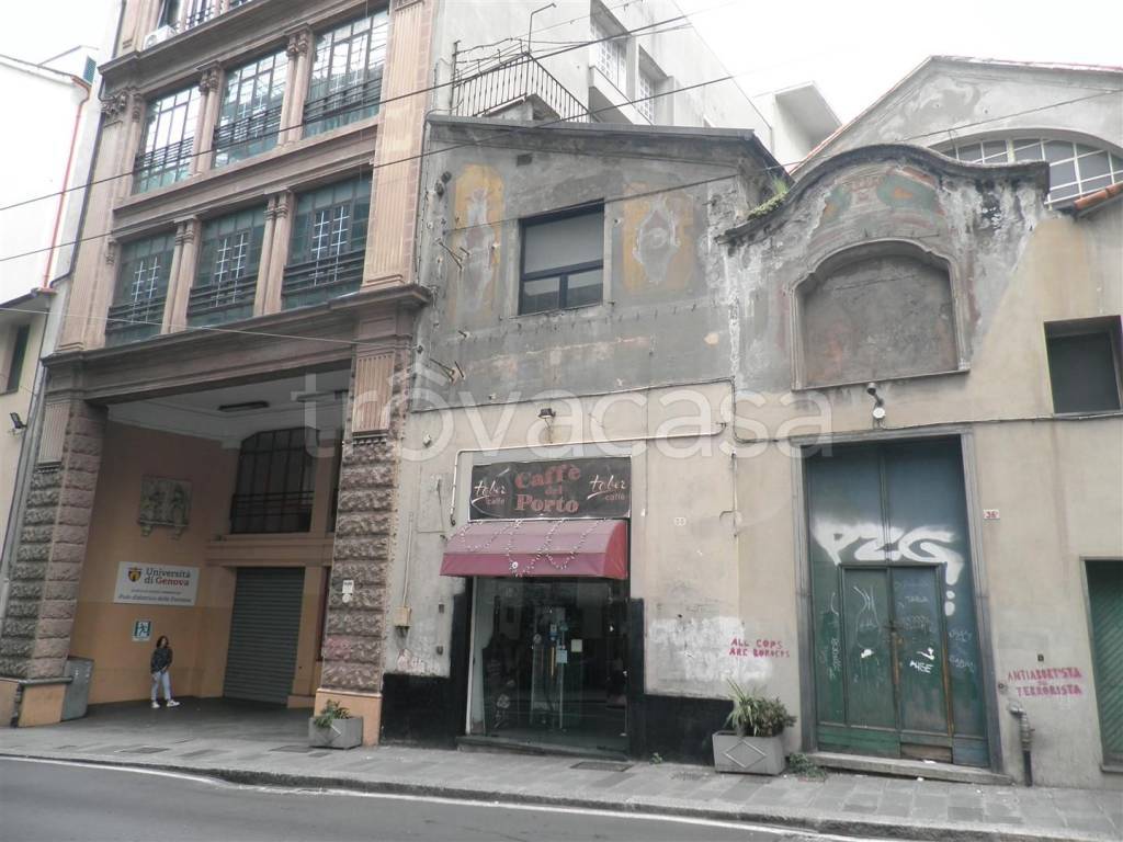 Negozio in vendita a Genova via delle Fontane