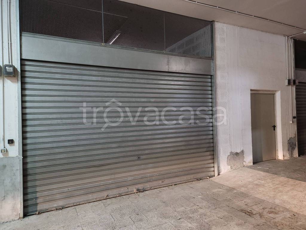 Garage in vendita a Triggiano via Grazia Deledda, 28