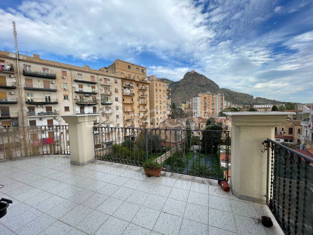 Appartamento in affitto a Palermo via Sampolo, 139