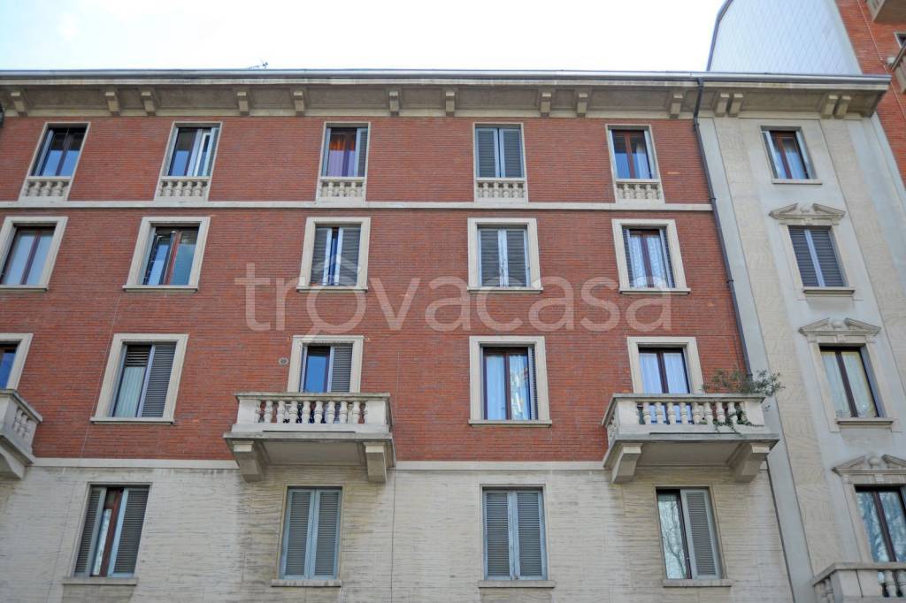 Appartamento in vendita a Milano via Pisanello, 19