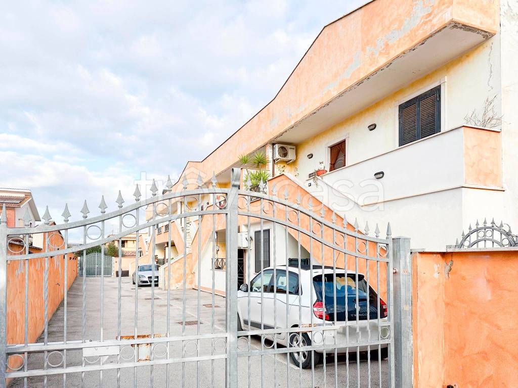 Appartamento in vendita a Pomezia via Lerici, 7A