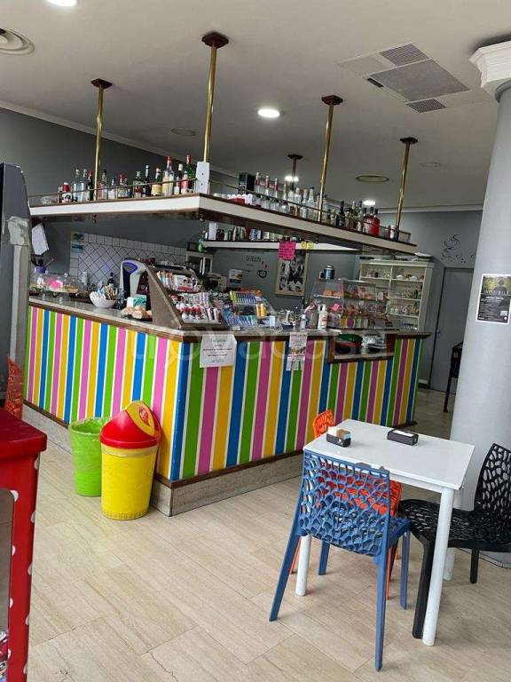 Bar in vendita a Chieri strada padana inferiore, 36