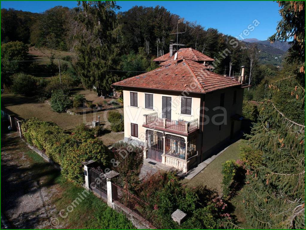 Villa in vendita a Stresa via per Gignese