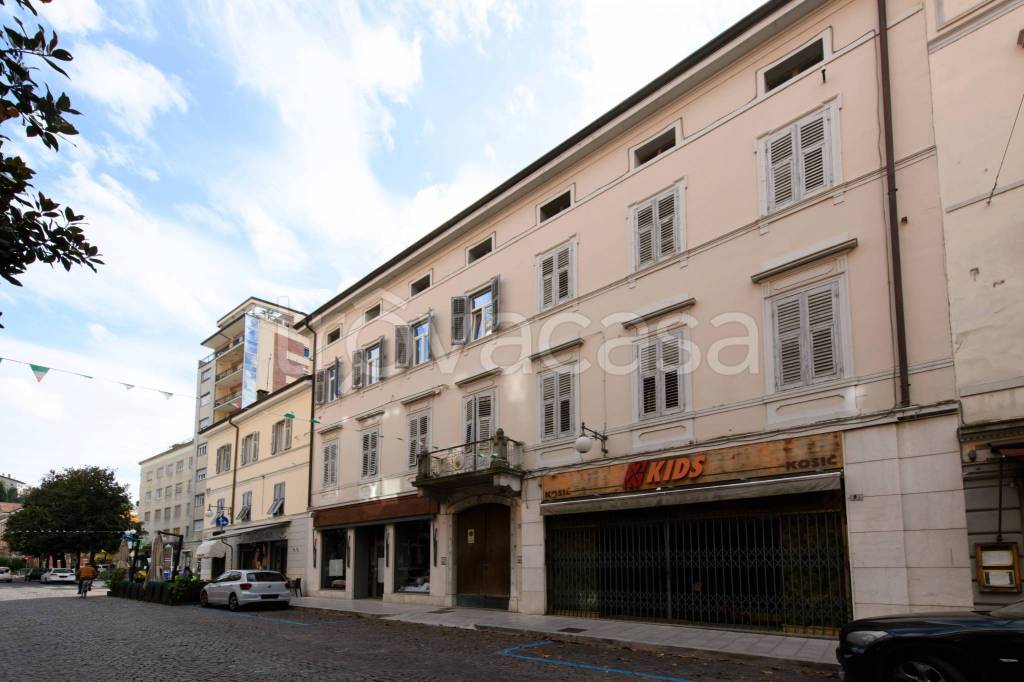 Appartamento in vendita a Gorizia via oberdan, 9