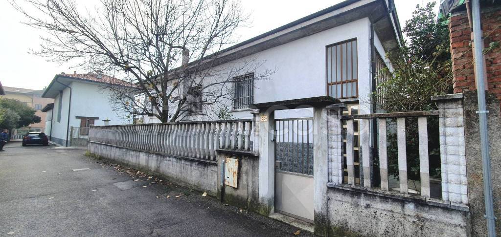 Villa in vendita a Legnano corso Magenta, 121