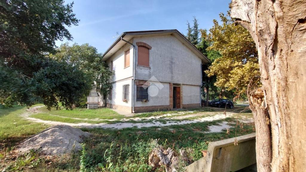 Villa Bifamiliare in vendita a Bagnacavallo via Villanova Superiore, 275