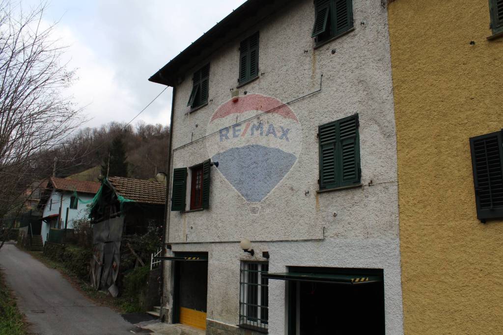 Casa Indipendente in vendita a Serra Riccò via Riccò, 20