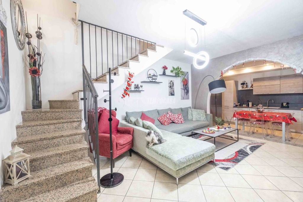 Casa Indipendente in vendita a Cerano via Giacomo Matteotti