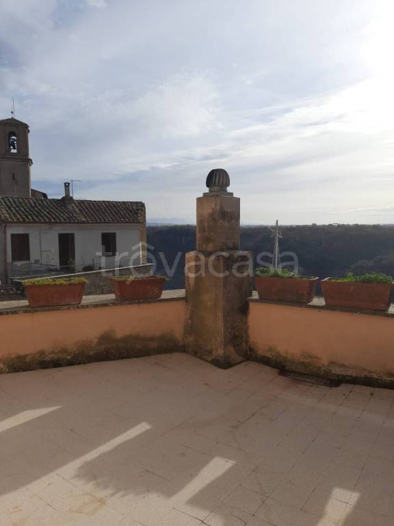 Appartamento in vendita a Castel Sant'Elia piazza Margherita