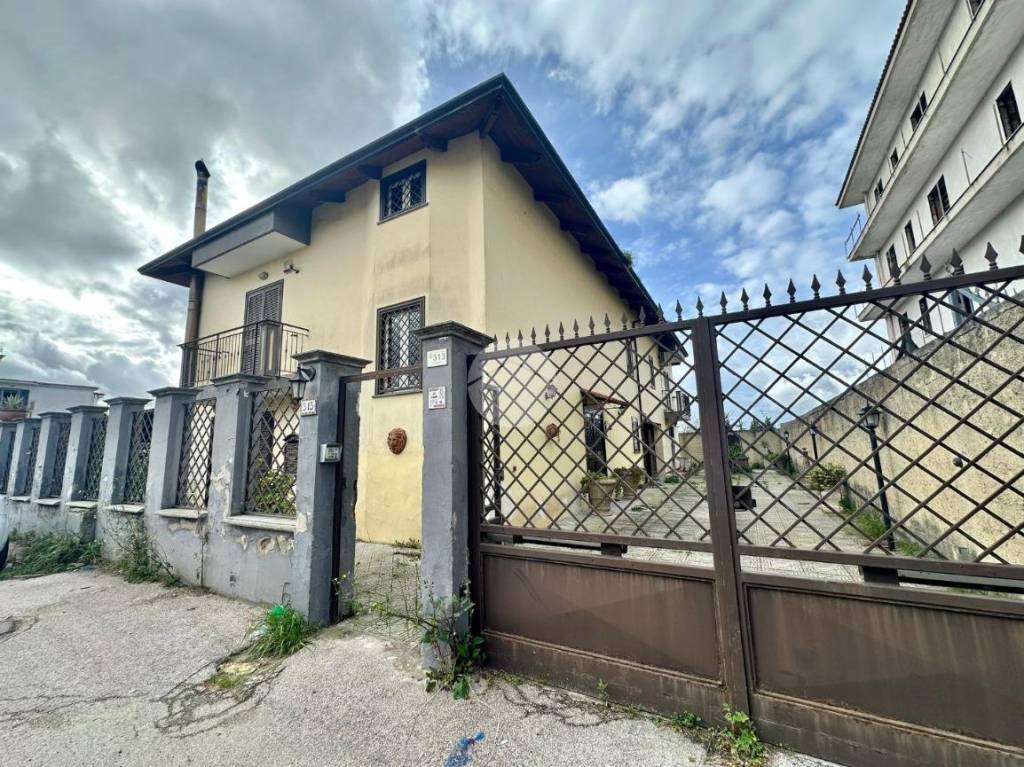 Villa Bifamiliare in vendita a Giugliano in Campania via casacelle, 313