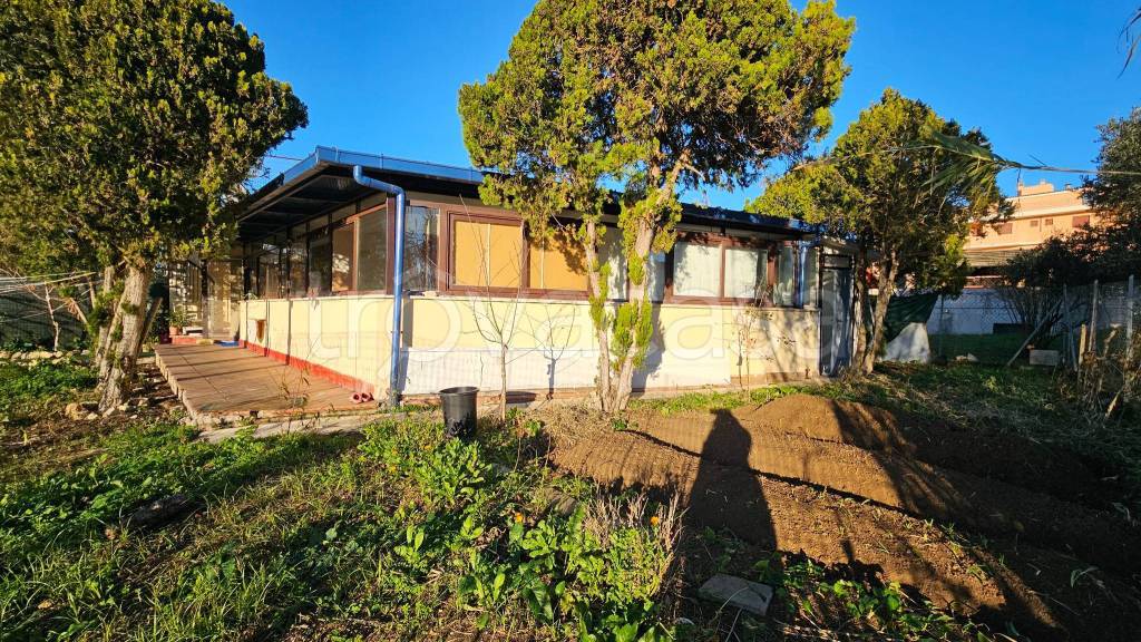 Villa Bifamiliare in vendita ad Ardea viale Marino, 68
