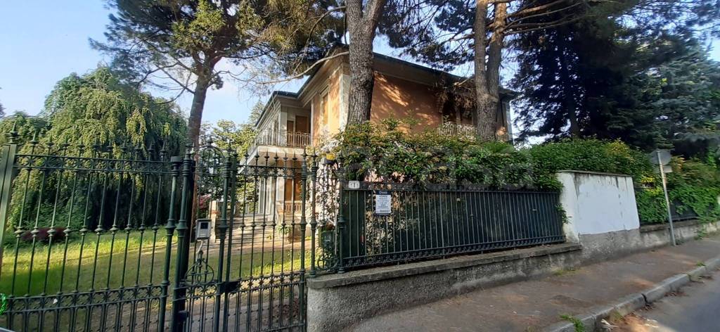 Villa in vendita a Gallarate via bergamo, 1