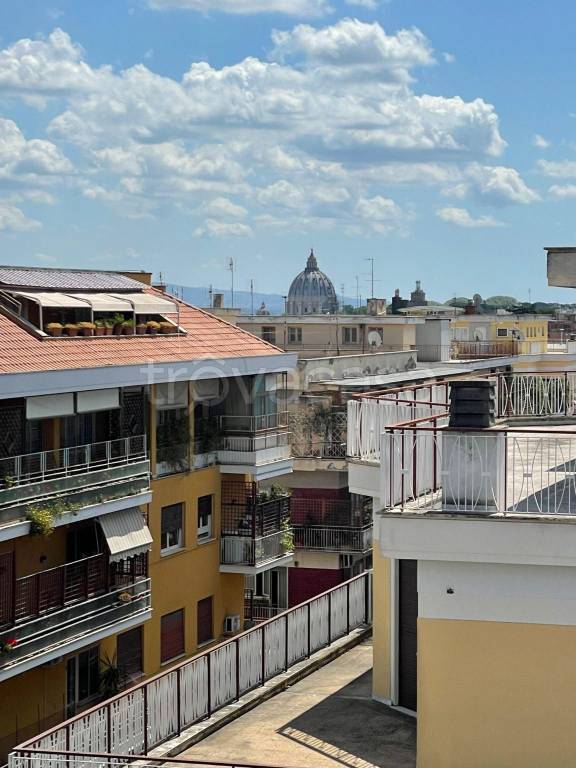 Appartamento in vendita a Roma largo Giorgio Maccagno