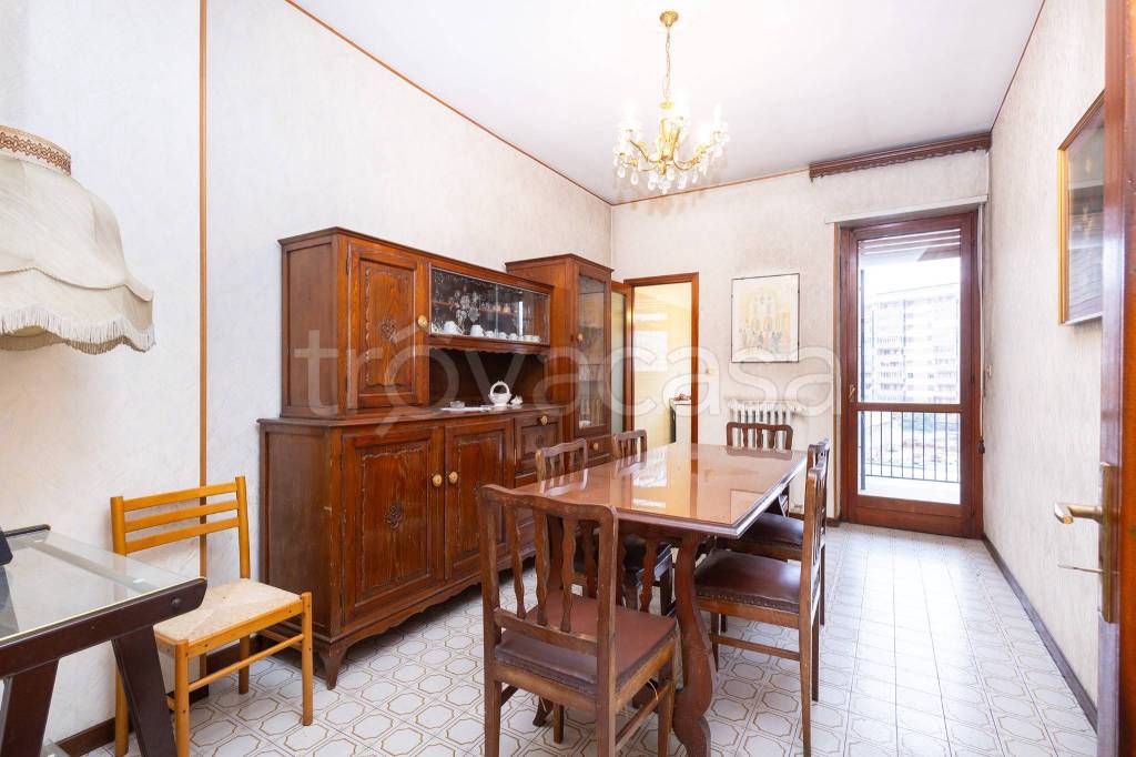 Appartamento in vendita a Torino via Bardonecchia, 101