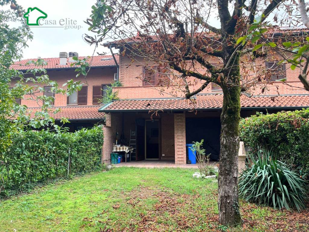 Villa a Schiera in vendita a Vizzolo Predabissi via Pietro Nenni, 24