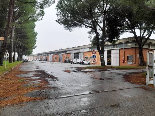 Capannone Industriale in vendita a Firenze via Pratese, 18