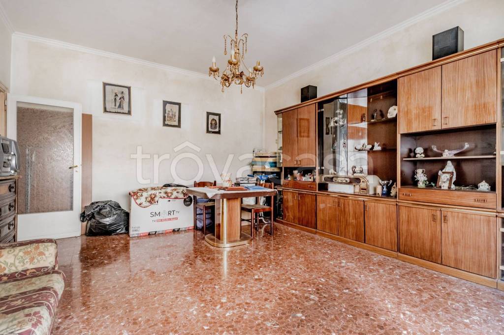 Appartamento in vendita a Roma via Andrea Costa