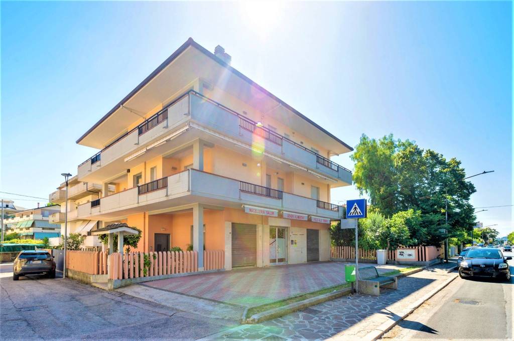 Appartamento in vendita a Silvi via Roma, 355