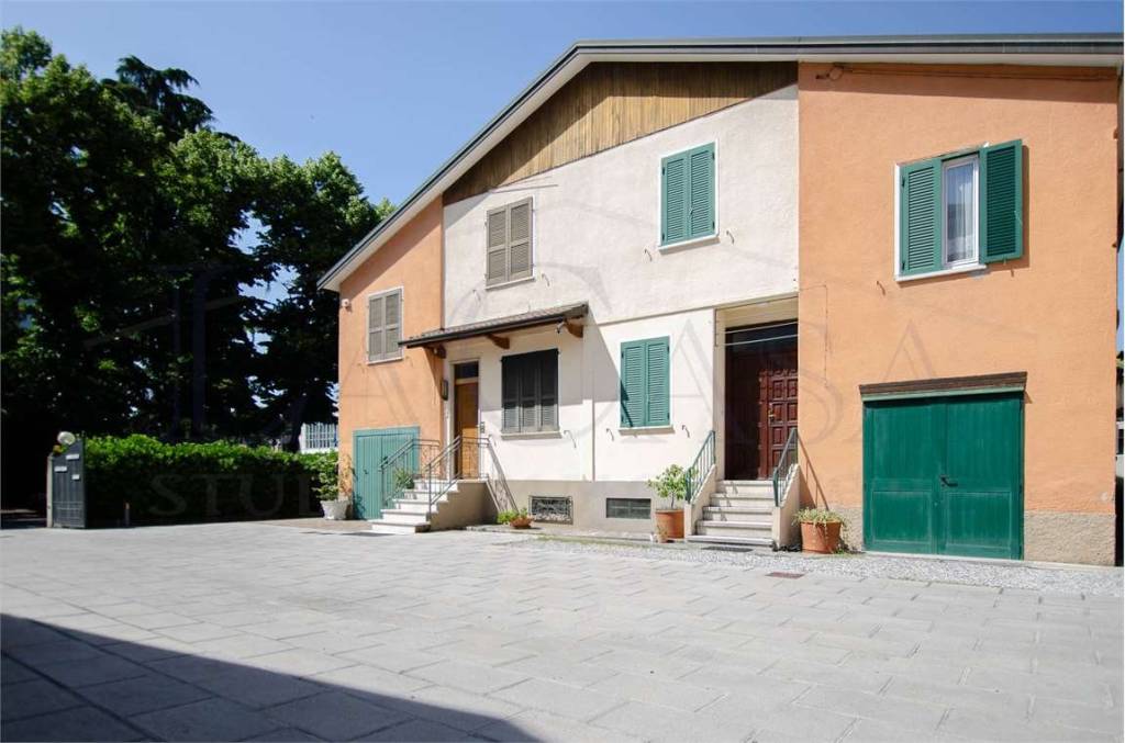 Villa Bifamiliare in vendita a Brescia via Veneto, snc
