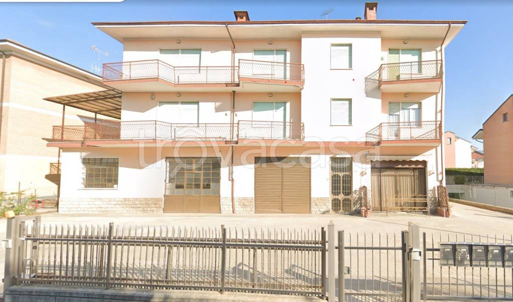 Casa Indipendente in vendita a Carrù viale Vittorio Veneto, 82