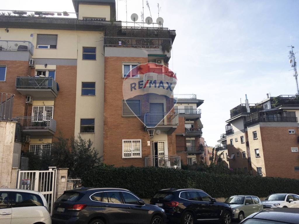 Appartamento in vendita a Roma via clelia garofolini, 7