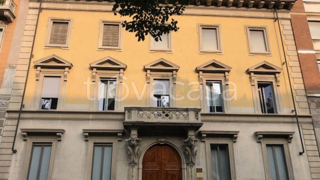 Ufficio in in vendita da privato a Torino corso Re Umberto, 88