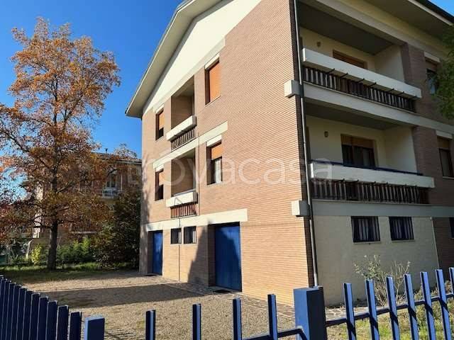 Villa Bifamiliare in vendita a Modena via Aosta