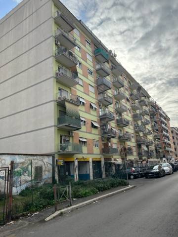 Appartamento in vendita a Roma via Carlo della Rocca