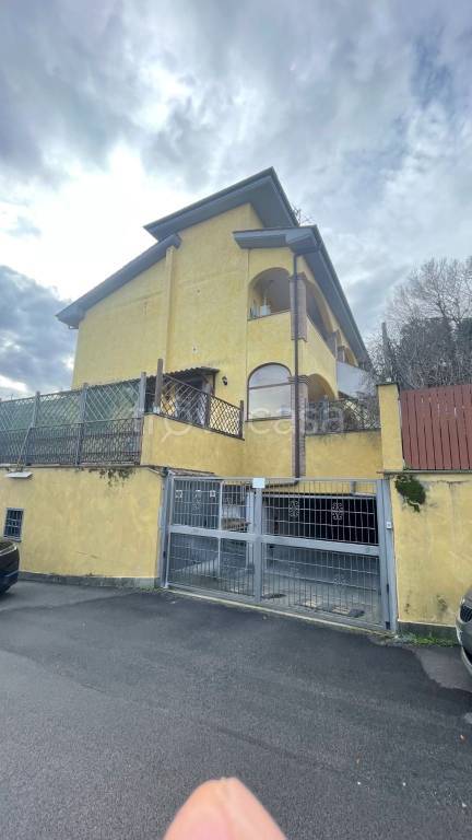 Appartamento in vendita a Fiumicino via Sarule