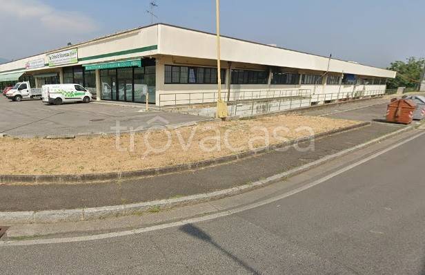 Negozio in vendita a Brescia via Val Saviore, 78