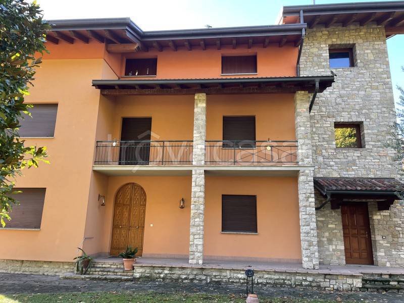 Villa in vendita a Palazzolo sull'Oglio viale Rimembranze