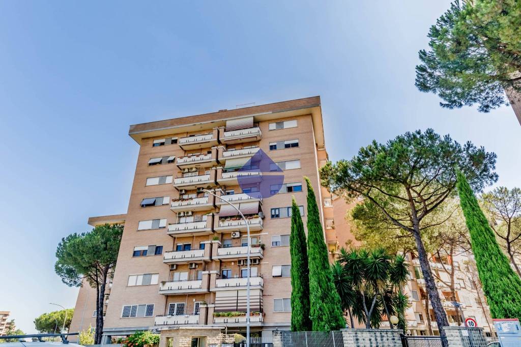 Appartamento in vendita a Roma via Stefano Oberto
