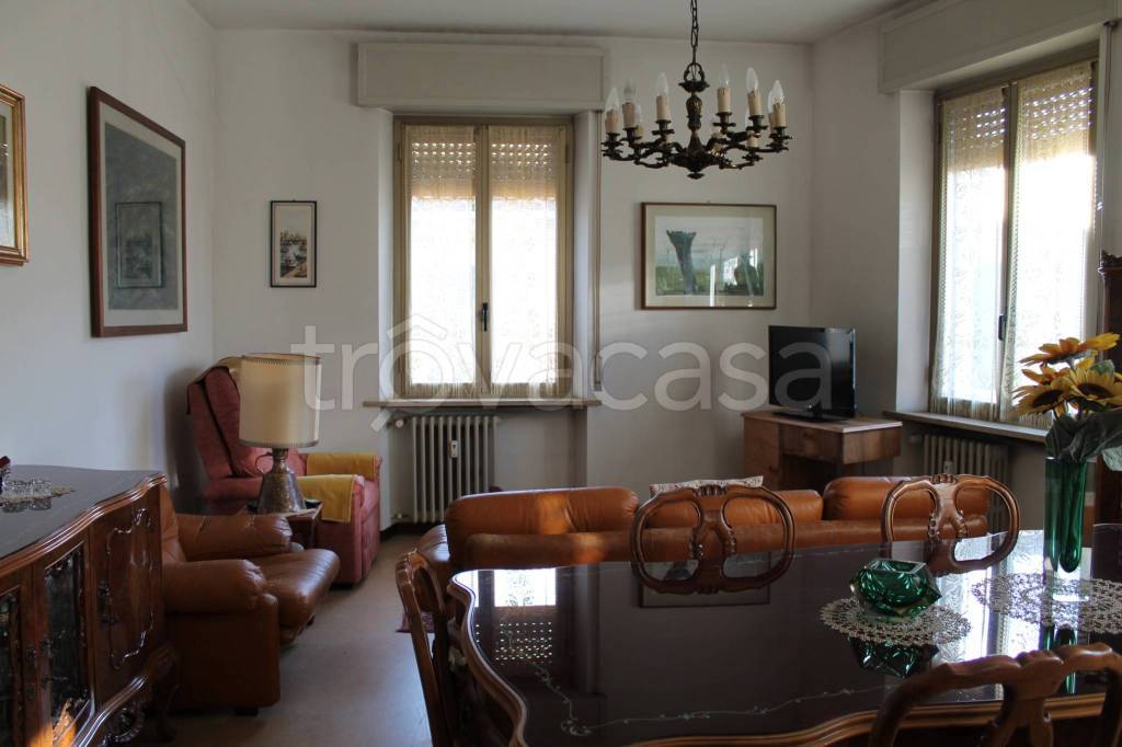 Appartamento in vendita a Traversetolo piazza Alberto Rondani, 23