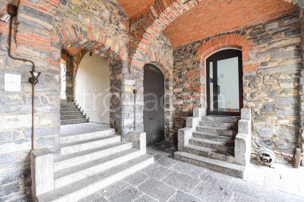 Appartamento in vendita a Valmadrera via Monsignor Giulio Parmigiani, 30
