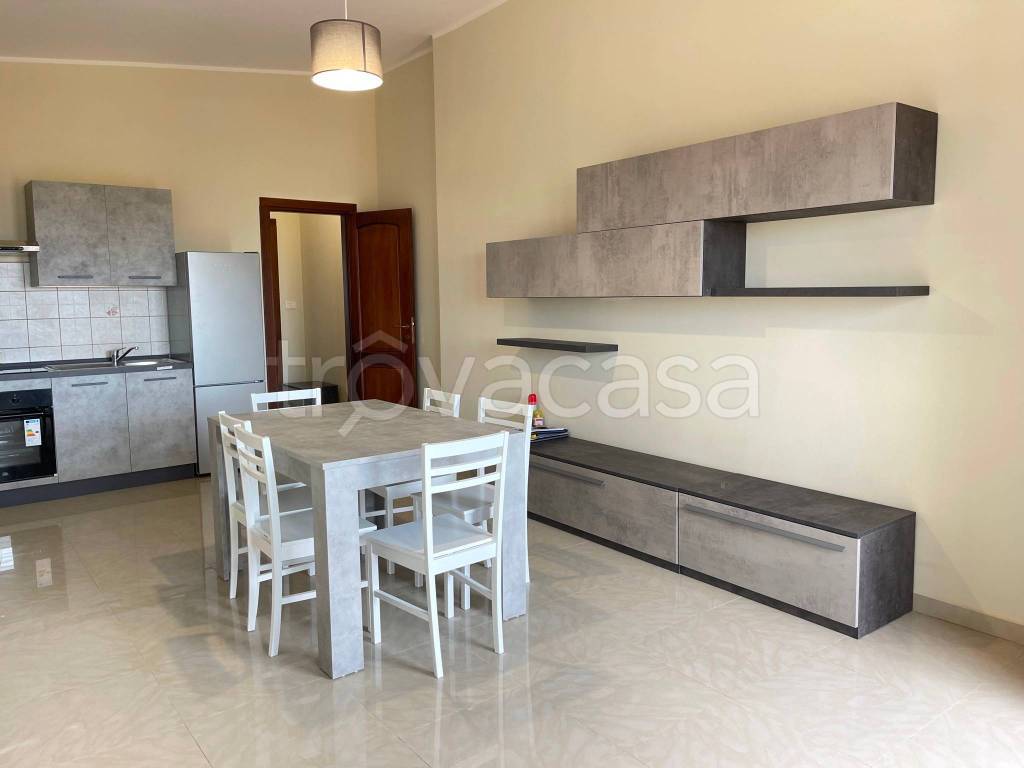 Appartamento in affitto ad Ardea via Taranto, 9