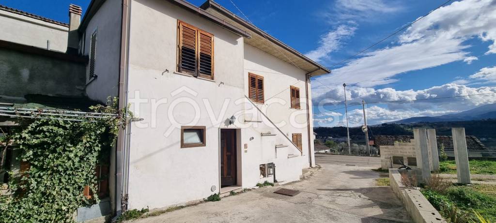 Casa Indipendente in in vendita da privato a Rosciano via Madonna della Pace, 18