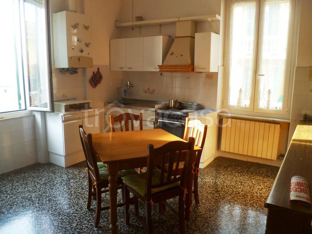 Appartamento in vendita a Genova via Laigueglia