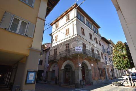 Casa Indipendente in vendita a Canale via Roma, 23