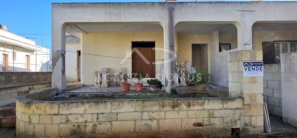 Casa Indipendente in vendita a Taviano viale Apulia