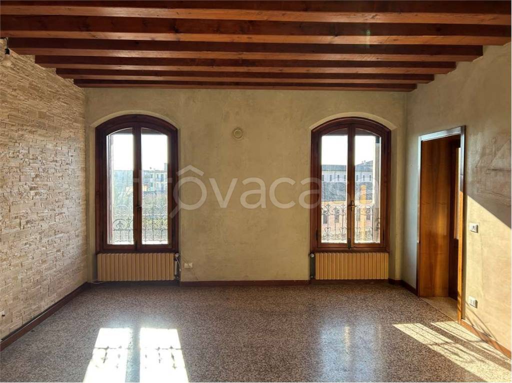 Appartamento in vendita a Pieve di Soligo piazza balbi valier, 1