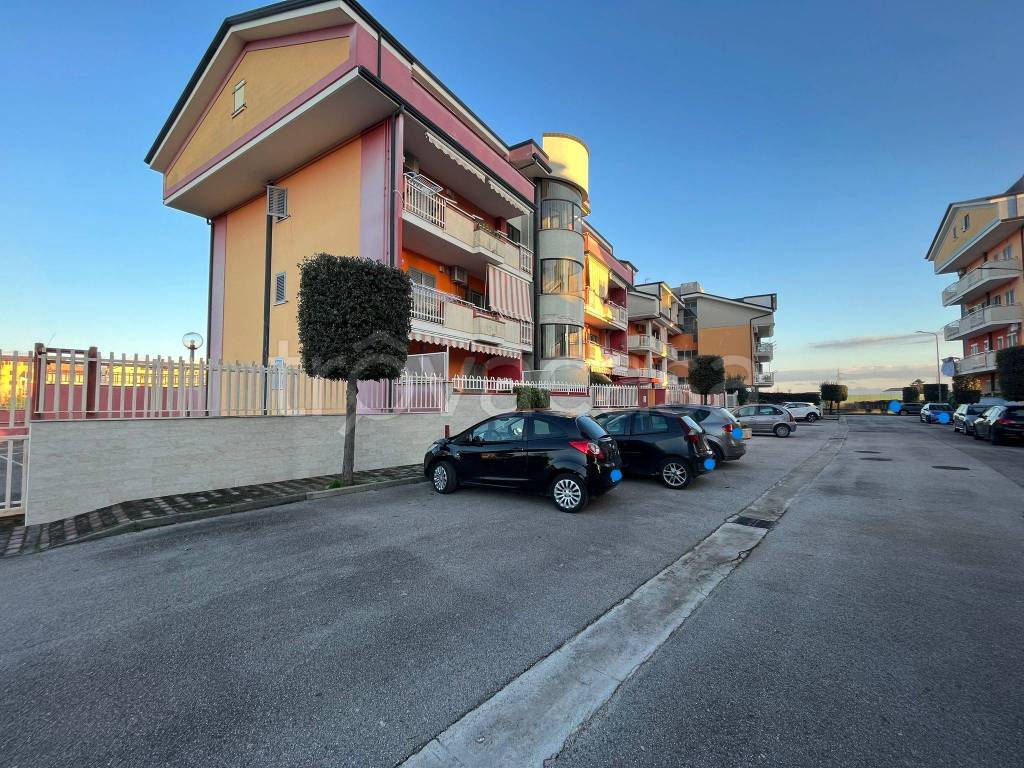 Appartamento in vendita ad Acerra via Silvio Buonincontro, 57