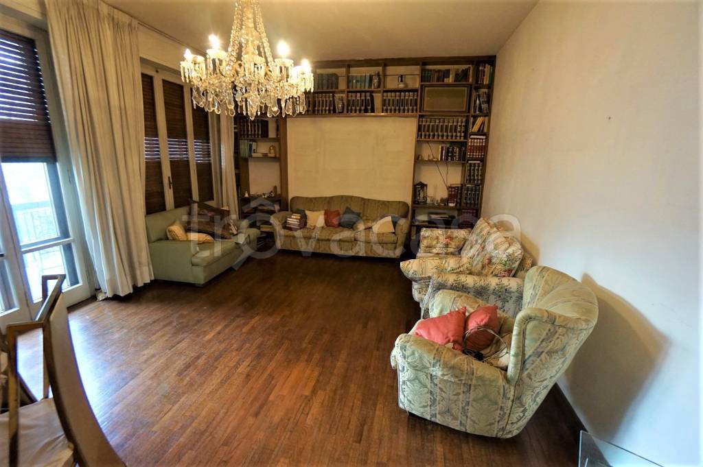 Appartamento in vendita a Firenze via Francesco Puccinotti, 89