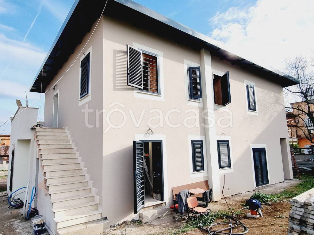 Appartamento in vendita a Roma via Castelvetrano, 71